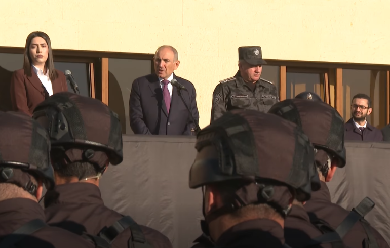 ՀՀ կյանքում մեզ համար նոր և անծանոթ տեսարաններ են բացվում, երբեմն այդ տեսարանները մեզ համար նոր օրակարգեր են բերում․ Փաշինյանը՝ Ոստիկանության գվարդիայի հետ հանդիպման ժամանակ