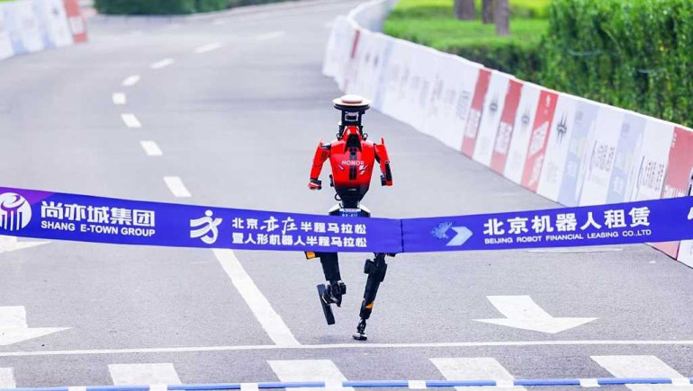 A Chinese android just ran a half-marathon faster than any human ever