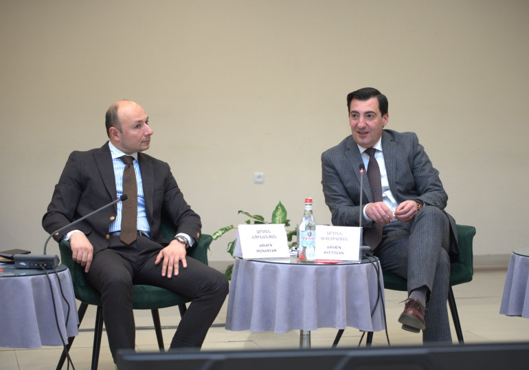 Viva-ի գլխավոր տնօրենը մասնակցել է Ինտերնետ կառավարման հայաստանյան 10-րդ համաժողովին (լուսանկարներ) Viva-ի գլխավոր տնօրենը մասնակցել է Ինտերնետ կառավարման հայաստանյան 10-րդ համաժողովին (լուսանկարներ)