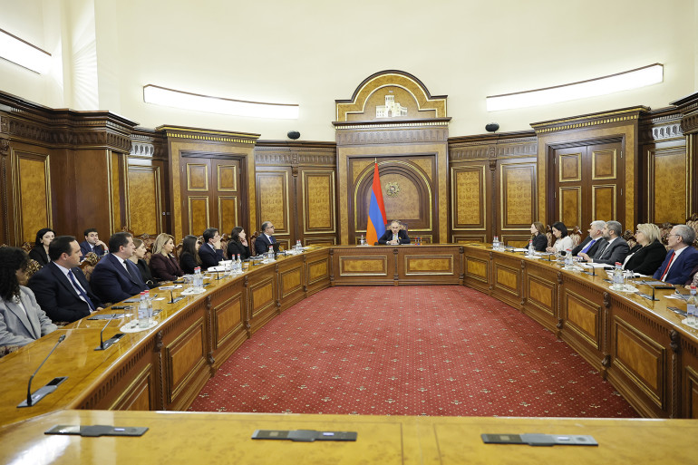 Փաշինյանի գլխավորությամբ քննարկվել են պետական կառավարման գործընթացում երիտասարդների ներգրավմանը վերաբերող հարցեր Փաշինյանի գլխավորությամբ քննարկվել են պետական կառավարման գործընթացում երիտասարդների ներգրավմանը վերաբերող հարցեր