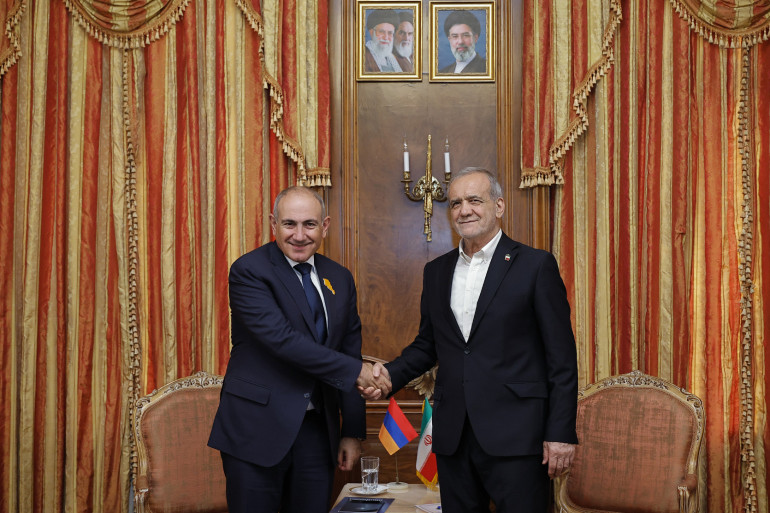 Pashinyan and Pezeshkian discussed bilateral trade and rconomic relations and steps aimed at expanding them Pashinyan and Pezeshkian discussed bilateral trade and rconomic relations and steps aimed at expanding them