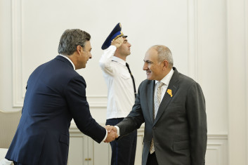 Փաշինյանն ու Էռնեկյանը քննարկել են ավիացիոն շուկայի զարգացմանը վերաբերող հարցեր