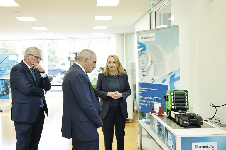 Nikol Pashinyan visits Fraunhofer hydrogen application center in Germany Nikol Pashinyan visits Fraunhofer hydrogen application center in Germany