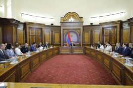 Նիկոլ Փաշինյանի գլխավորությամբ քննարկվել են Առողջության համընդհանուր ապահովագրության ներդրման ռազմավարությամբ 2027 թ.-ին իրականացվելիք քայլերը Նիկոլ Փաշինյանի գլխավորությամբ քննարկվել են Առողջության համընդհանուր ապահովագրության ներդրման ռազմավարությամբ 2027 թ.-ին իրականացվելիք քայլերը