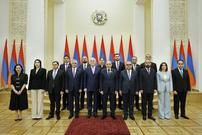 Նախագահական նստավայրում տեղի է ունեցել ՀՀ Կառավարության անդամների երդմնակալության արարողությունը