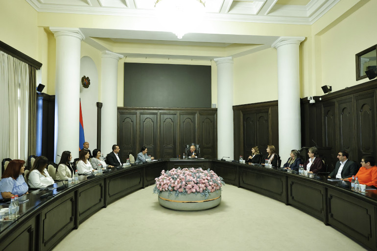 Ուսուցչի մասնագիտությունն առավել գրավիչ պետք է լինի երիտասարդների համար․ Փաշինյանը շնորհավորել է ուսուցիչներին` մասնագիտական օրվա առթիվ Ուսուցչի մասնագիտությունն առավել գրավիչ պետք է լինի երիտասարդների համար․ Փաշինյանը շնորհավորել է ուսուցիչներին` մասնագիտական օրվա առթիվ