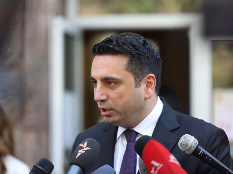 Կան ուսուցիչներ, ովքեր պատգամավորներից ավելի շատ գումար են ստանում. դուք ուզո՞ւմ եք, որ եթե ինչ որ զանգված աղքատ է, մնացածն էլ աղքատ լինե՞ն. Ալեն Սիմոնյան
