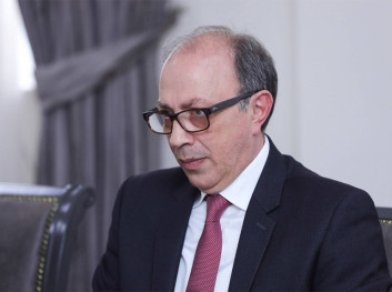 Արդյոք հայ ժողովուրդը կկարողանա գիտակցել, որ արժանապատվությունից զուրկ հարստությունը, անվտանգությունից զուրկ բարեկեցությունը և պատմական հիշողությունից զուրկ խաղաղությունը փխրուն են․ Արա Այվազյան Արդյոք հայ ժողովուրդը կկարողանա գիտակցել, որ արժանապատվությունից զուրկ հարստությունը, անվտանգությունից զուրկ բարեկեցությունը և պատմական հիշողությունից զուրկ խաղաղությունը փխրուն են․ Արա Այվազյան