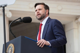 Вэнс выступил против принятия Украины в НАТО Вэнс выступил против принятия Украины в НАТО