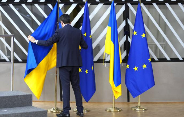ЕК намерена выделить Украине €9,1 из €90 млрд в июне ЕК намерена выделить Украине €9,1 из €90 млрд в июне