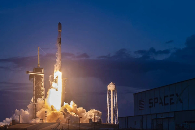 SpaceX вывела на орбиту три спутника связи европейской компании SES
