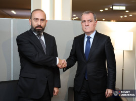 Արարատ Միրզոյանն ու Ջեյհուն Բայրամովը կարևորել են ՀՀ-ի և Ադրբեջանի միջև տնտեսական և տրանսպորտային ենթակառուցվածքների ապաշրջափակումը