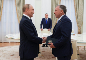 Russia willing to resume trilateral peace talks in November, Kremlin says after Witkoff meeting