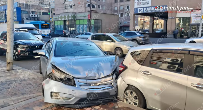 Երևանում բшխվել են «Mercedes», «Hongqi», «Chevrolet», «Nissan» և «Hyundai» մակնիշի ավտոմեքենաները