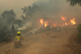 More than 200,000 people flee or lock down as wildfires sweep France and Spain More than 200,000 people flee or lock down as wildfires sweep France and Spain