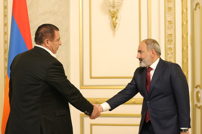Գագիկ Ծառուկյանին, որ գործարք առաջարկեինք, ծնկաչոք էդ գործարքին կգար. Նիկոլ Փաշինյան Գագիկ Ծառուկյանին, որ գործարք առաջարկեինք, ծնկաչոք էդ գործարքին կգար. Նիկոլ Փաշինյան