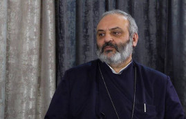 Բագրատ սրբազանը դատարանում հաղթել է «Հանրապետություն» կուսակցության անդամներ Անի Խաչատրյանին և Հայկ Սահակյանին Բագրատ սրբազանը դատարանում հաղթել է «Հանրապետություն» կուսակցության անդամներ Անի Խաչատրյանին և Հայկ Սահակյանին