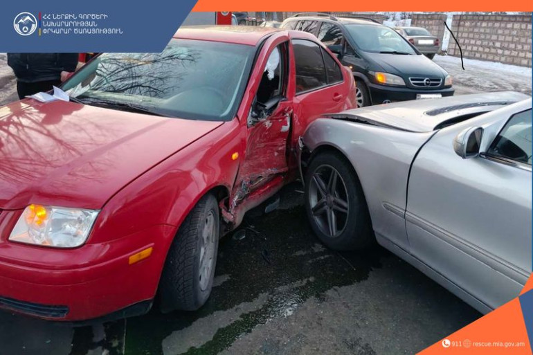 Վանաձորում բախվել են «Mercedes-Benz»-ը և «Volkswagen»-ը