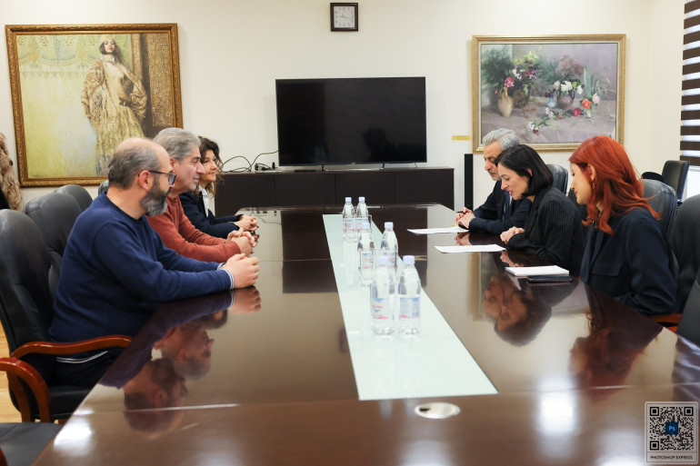 Անդրեասյանը Սիմոն Աբգարյանի հետ քննարկել է Սունդուկյանի անվան թատրոնի գործունեությանը վերաբերող հարցեր