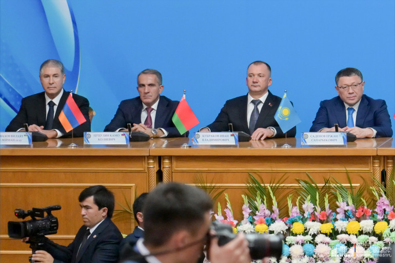 Կամո Ցուցուլյանի գլխավորած պատվիրակությունը Դուշանբեում մասնակցել է ԱՊՀ մասնակից պետությունների ներքին գործերի նախարարների խորհրդի նիստին