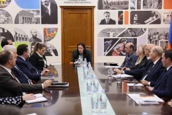 Ժաննա Անդրեասյանը ռեկտորների հետ քննարկել է բարձրագույն կրթության ոլորտի բարեփոխումները Ժաննա Անդրեասյանը ռեկտորների հետ քննարկել է բարձրագույն կրթության ոլորտի բարեփոխումները