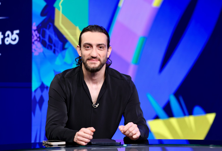 «Ես աշխատել եմ որպես բանվոր, դույլով բետոն եմ կրել». Զիրոյան