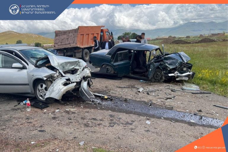 Արագածոտնի մարզում բախվել են «Opel»-ը և «VAZ»-ը, կան տուժածներ Արագածոտնի մարզում բախվել են «Opel»-ը և «VAZ»-ը, կան տուժածներ