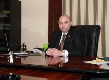 Դատարանը 3 ամսով երկարաձգեց «Մուլտի գրուպի» նախկին տնօրեն Սեդրակ Առուստամյանի կալանքի ժամկետը Դատարանը 3 ամսով երկարաձգեց «Մուլտի գրուպի» նախկին տնօրեն Սեդրակ Առուստամյանի կալանքի ժամկետը