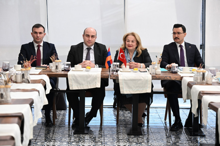 Այսօր Կարսում տեղի է ունեցել Գյումրի-Կարս երկաթգծի վերականգնման և գործարկման` Հայաստան-Թուրքիա համատեղ աշխատանքային խմբի հանդիպումը. ԱԳՆ