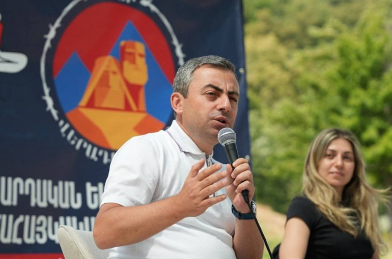I have a picture of how to protect the church, now I will not be aloud. His Holiness must also call on the people. Ishkhan Saghatelyan I have a picture of how to protect the church, now I will not be aloud. His Holiness must also call on the people. Ishkhan Saghatelyan