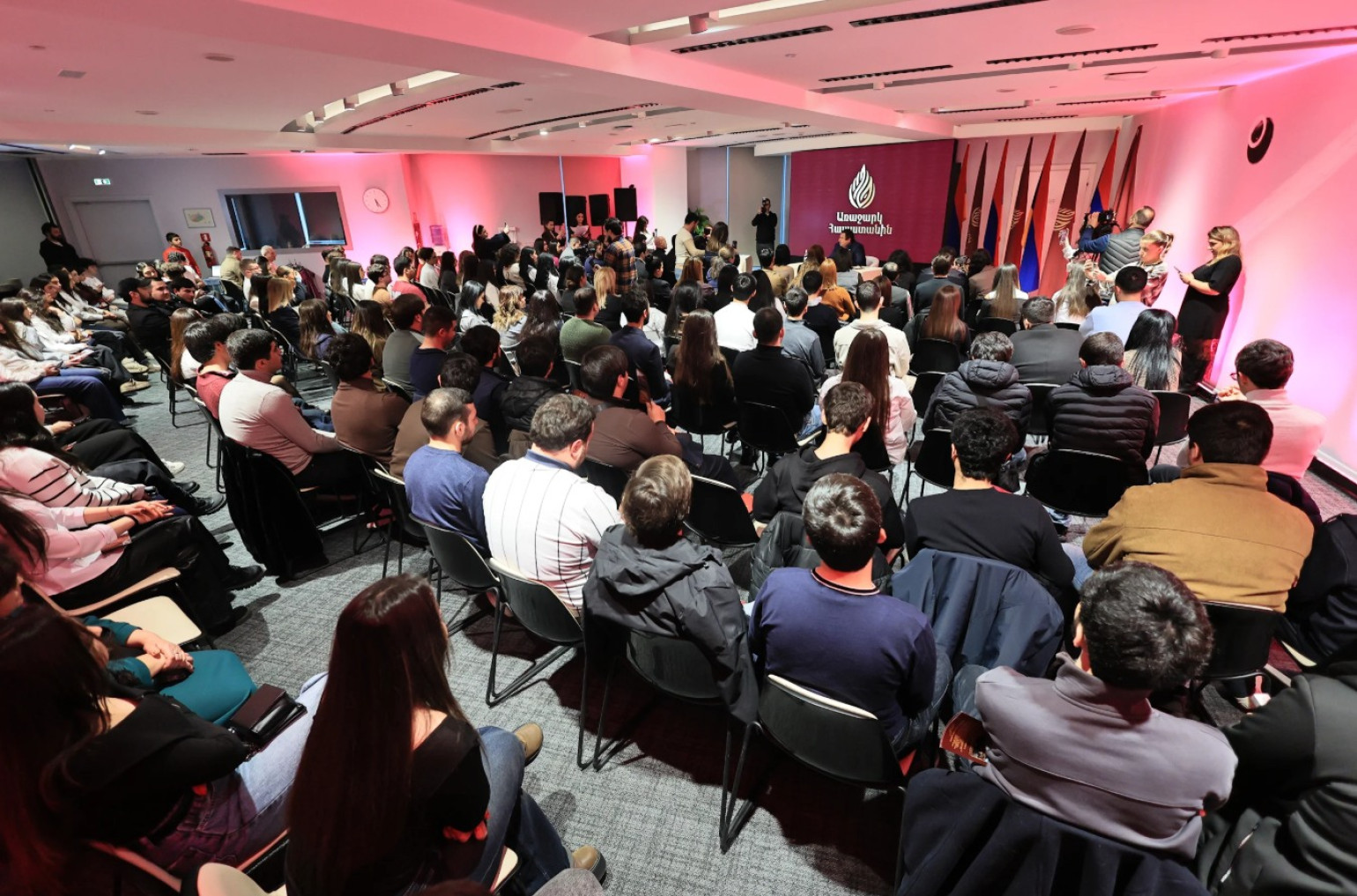 Գագիկ Ծառուկյանի հանդիպումը երիտասարդների հետ (լուսանկարներ)