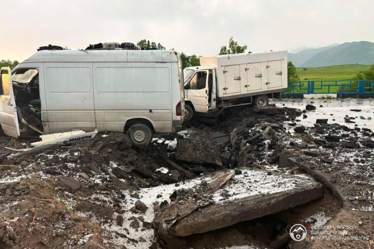 Երևան-Սևան ավտոճանապարհին՝ Չարենցավանի մոտակայքում, կայծակի հարվшծից կամուրջ է փլnւզվել Երևան-Սևան ավտոճանապարհին՝ Չարենցավանի մոտակայքում, կայծակի հարվшծից կամուրջ է փլnւզվել