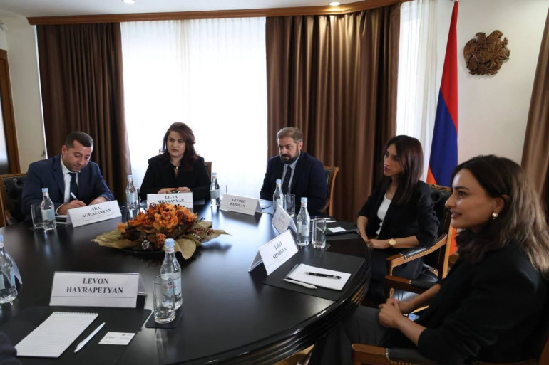 էկոնոմիկայի նախարարությունում քննարկվել են «Subway» միջազգային արագ սննդի ցանցի՝ Հայաստան մուտք գործելու և 60-ից ավելի մասնաճյուղերի բացման հնարավորությունները էկոնոմիկայի նախարարությունում քննարկվել են «Subway» միջազգային արագ սննդի ցանցի՝ Հայաստան մուտք գործելու և 60-ից ավելի մասնաճյուղերի բացման հնարավորությունները
