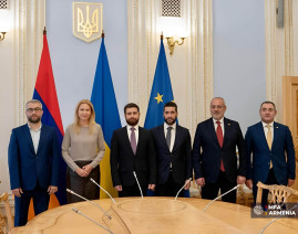 Վահան Կոստանյանը և Ուկրաինայի Գերագույն ռադայի նախագահի տեղակալը մտքեր են փոխանակել տարածաշրջանային և միջազգային կարևորության հարցերի շուրջ Վահան Կոստանյանը և Ուկրաինայի Գերագույն ռադայի նախագահի տեղակալը մտքեր են փոխանակել տարածաշրջանային և միջազգային կարևորության հարցերի շուրջ
