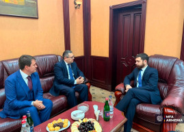 Վահան Կոստանյանը և Օլեկսանդր Մերեժկոն քննարկել են Հայաստան-Ուկրաինա համագործակցության օրակարգը Վահան Կոստանյանը և Օլեկսանդր Մերեժկոն քննարկել են Հայաստան-Ուկրաինա համագործակցության օրակարգը