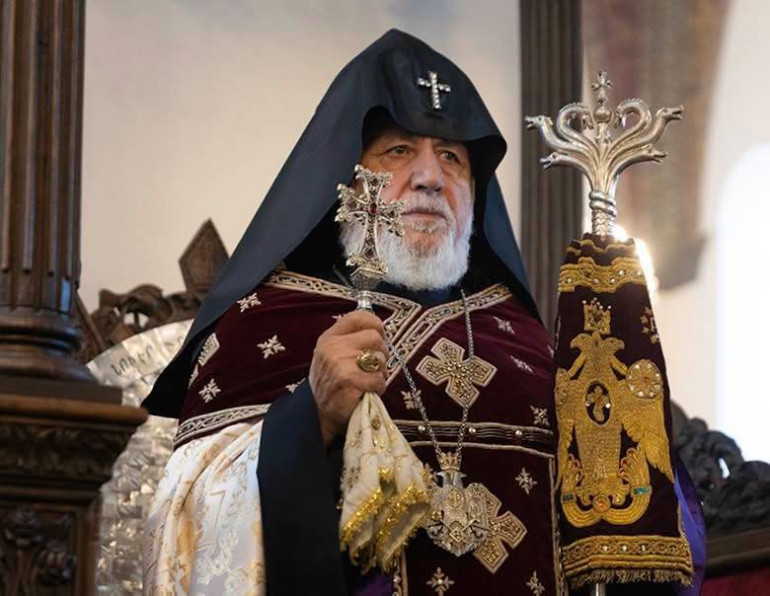 Որդիական սիրով ու խոնարհությամբ շնորհավորում ենք Նորին Սրբությանը․ Մայր Աթոռը՝ Վեհափառին