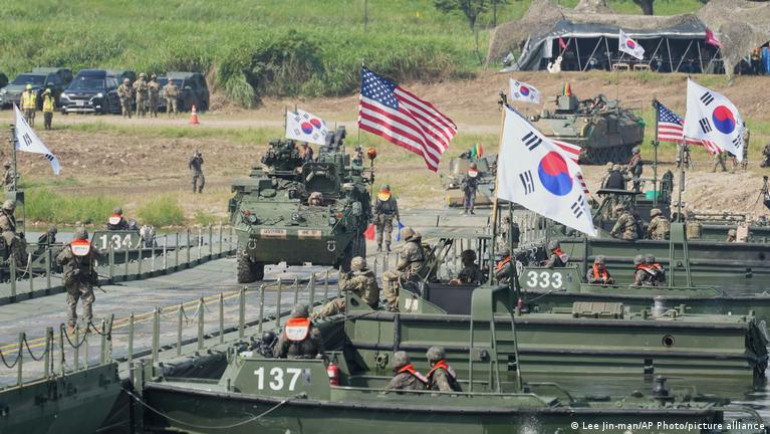 В Пхеньяне назвали военные учения США и их союзников главной угрозой безопасности региона В Пхеньяне назвали военные учения США и их союзников главной угрозой безопасности региона