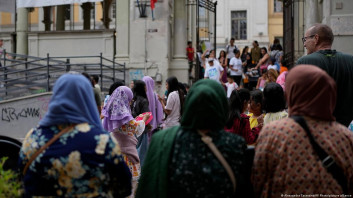 Italy moves to ban face coverings and limit foreign pupils in schools with new law