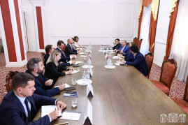 Իշխանությունը իրավապահ համակարգը վերածել է ընդդիմության դեմ քաղաքական հաշվեհարդարի գործիքի. «Հայաստան» խմբակցության պատգամավորները՝ դեսպանությունների ներկայացուցիչներին Իշխանությունը իրավապահ համակարգը վերածել է ընդդիմության դեմ քաղաքական հաշվեհարդարի գործիքի. «Հայաստան» խմբակցության պատգամավորները՝ դեսպանությունների ներկայացուցիչներին