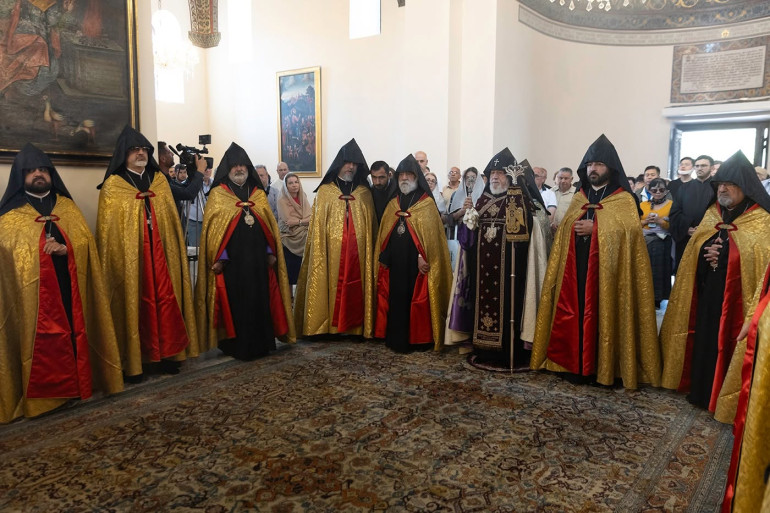 Անկախության տոնի առիթով Մայր Տաճարում կատարվել է Հանրապետական մաղթանք Անկախության տոնի առիթով Մայր Տաճարում կատարվել է Հանրապետական մաղթանք