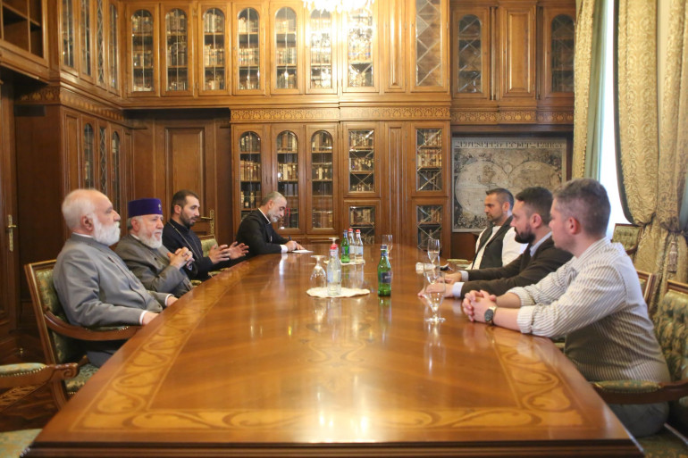 «Նազովրեցի» միջազգային բարեգործական հիմնադրամի անդամներն իրենց զորակցությունն են հայտնել Հայոց Եկեղեցուն «Նազովրեցի» միջազգային բարեգործական հիմնադրամի անդամներն իրենց զորակցությունն են հայտնել Հայոց Եկեղեցուն