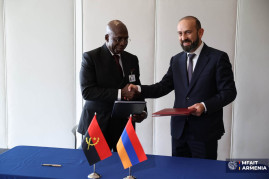 Ստորագրվել է «ՀՀ-ի և Անգոլայի Հանրապետության միջև դիվանագիտական և ծառայողական անձնագրեր ունեցող անձանց մուտքի արտոնագրի պահանջից ազատման մասին» համաձայնագիր Ստորագրվել է «ՀՀ-ի և Անգոլայի Հանրապետության միջև դիվանագիտական և ծառայողական անձնագրեր ունեցող անձանց մուտքի արտոնագրի պահանջից ազատման մասին» համաձայնագիր