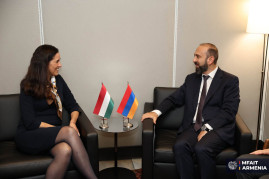 Արարատ Միրզոյանը և Հունգարիայի փոխվարչապետը մտքեր են փոխանակվել Հայաստանի եվրոպական ինտեգրման և ՀՀ-ԵՄ ռազմավարական օրակարգի իրականացման առանցքային թեմաների շուրջ Արարատ Միրզոյանը և Հունգարիայի փոխվարչապետը մտքեր են փոխանակվել Հայաստանի եվրոպական ինտեգրման և ՀՀ-ԵՄ ռազմավարական օրակարգի իրականացման առանցքային թեմաների շուրջ