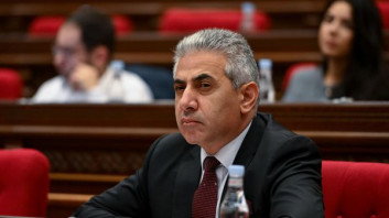Պարզվում է Նիկոլ Փաշինյանի միջնորդությամբ արգելանք է դրված ոչ միայն իմ, այլև կնոջս բանկային հաշիվների վրա. Էդգար Ղազարյան Պարզվում է Նիկոլ Փաշինյանի միջնորդությամբ արգելանք է դրված ոչ միայն իմ, այլև կնոջս բանկային հաշիվների վրա. Էդգար Ղազարյան