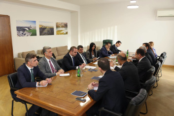 Դավիթ Խուդաթյանն ու Թուրքիայի էլեկտրաէներգիայի հաղորդման կազմակերպության խորհրդի նախագահը անդրադարձել են Գյումրի-Կարս էլեկտրահաղորդման գծի վերականգնման ու գործարկման աշխատանքներին Դավիթ Խուդաթյանն ու Թուրքիայի էլեկտրաէներգիայի հաղորդման կազմակերպության խորհրդի նախագահը անդրադարձել են Գյումրի-Կարս էլեկտրահաղորդման գծի վերականգնման ու գործարկման աշխատանքներին