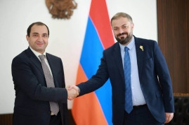 Նոյեմբերից կմեկնարկեն գյուղմթերքի՝ դեպի ԱՄԷ կանոնավոր չարթերային բեռնափոխադրումները. Պապոյան Նոյեմբերից կմեկնարկեն գյուղմթերքի՝ դեպի ԱՄԷ կանոնավոր չարթերային բեռնափոխադրումները. Պապոյան