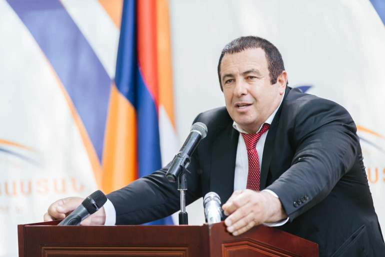 Անընդհատ արտաքին պարտք վերցնելով հնարավոր չէ տնտեսական կայուն զարգացում ապահովել. Ծառուկյանը՝ ՀՀ տնտեսության մասին Անընդհատ արտաքին պարտք վերցնելով հնարավոր չէ տնտեսական կայուն զարգացում ապահովել. Ծառուկյանը՝ ՀՀ տնտեսության մասին