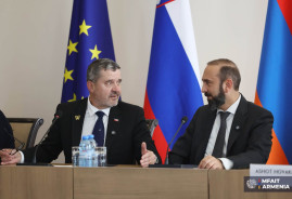 Երևանում մեկնարկել է Հայաստան-Սլովենիա գործարար համաժողովը Երևանում մեկնարկել է Հայաստան-Սլովենիա գործարար համաժողովը