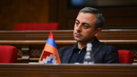 Ինչպես ենթադրվում էր՝ ընտրություններից հետո Հայաստան ժամանած առաջին պաշտոնյան ադրբեջանցի էր․ Իշխան Սաղաթելյան (տեսանյութ) Ինչպես ենթադրվում էր՝ ընտրություններից հետո Հայաստան ժամանած առաջին պաշտոնյան ադրբեջանցի էր․ Իշխան Սաղաթելյան (տեսանյութ)