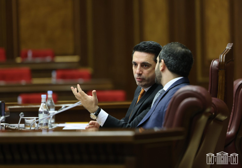 Համոզված եմ, որ նա պատվով կշարունակի մեր միասին սկսած գործը, հանուն ՀՀ-ի․ Ալեն Սիմոնյանը շնորհավորել է Ռուբեն Ռուբինյանին Համոզված եմ, որ նա պատվով կշարունակի մեր միասին սկսած գործը, հանուն ՀՀ-ի․ Ալեն Սիմոնյանը շնորհավորել է Ռուբեն Ռուբինյանին